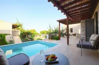 Margo Beach Hotel - Swimmingpools