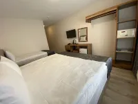 Zümrüt Palas Otel Hôtels à : 