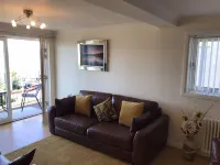 Beautiful 3-Bed Apartment in Gourock - 3-Star