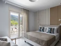 Sole Mare Hotels near شاطئ ماربل