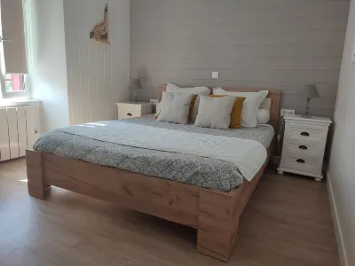 Les Insolites de Champeix Hotels in Mareugheol