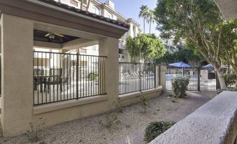 Executive 2 Bdrm Condo in the Heart of Biltmore!