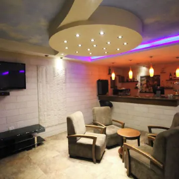 Shepherd Plaza Hotel