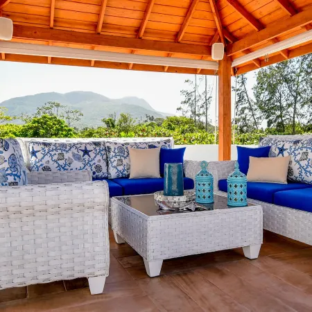 Rosil Place Aparthotel by the Beach