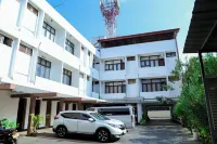 Subhas Tourist Hotel - 駐車場