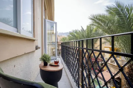 The Printhouse-Boutique Apt by Seanrent Отели в г. Кирьят-Бялик