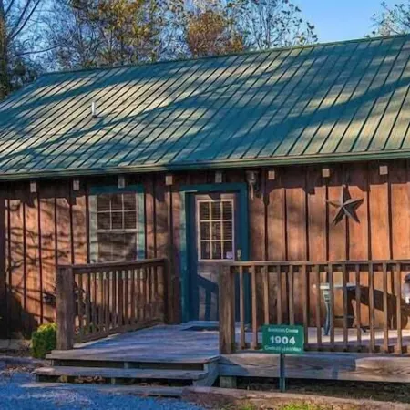 Moonshine Holler Pool Table Hottub Gburg Pigeon Forge 8 Miles