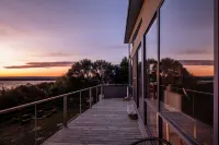 Beachcomber Hotels in Coles Bay