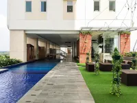 Fancy and Strategic Studio Apartment at B Residence - Pools