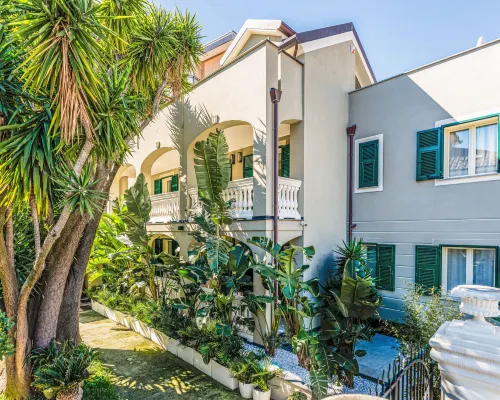 Libeccio 迪安道爾濱海酒店