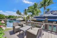 Waterfront Bliss. Hot Tub/Kayaks 다니아비치 호텔