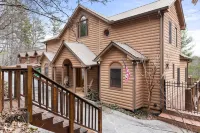 VIEWS of the Appalachian MTN in cozy cabin w/ HOT TUB