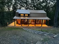 Last Minute and Early Bird Discount -20 Acres in Hocking Hills-Copperhead Cabin Hotels in Good Hope Township