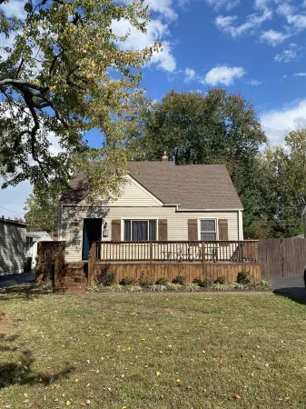 Cozy house in the heart of the city! Отели в г. Сейнт Мэттьюс