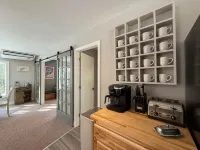 Cozy Gas Fireplace and Relaxing Hot Tub - Serene Retreat