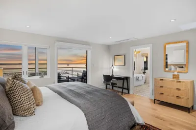 Stunning Ocean and Harbor Views - Luxurious Coastal Retreat