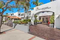 Oceanfront Retreat - Views, Beach Access, Luxury Amenities