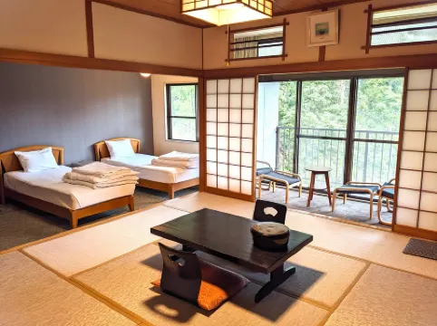 Kirishima Hanamurasaki