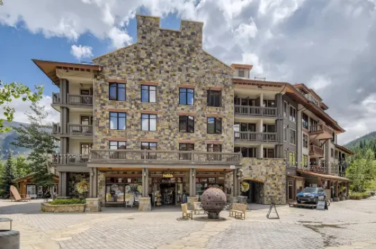 Ski Locker Room and Common Area Hot Tub - Luxurious Mountain Escape