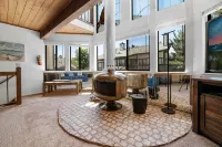 106 - Golden Hour Hotels in Fawnskin