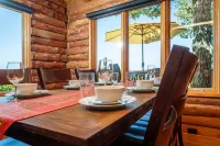 Mountain Haven with Spectacular Vistas - Charming Log Cabin Retreat