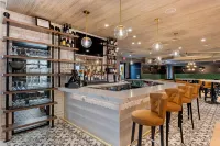 Cambria Hotel Detroit-Shelby Township - bar