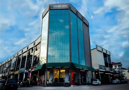 Luscious Hotel Отели рядом с достопримечательностью «masjid jamek batu kawan»