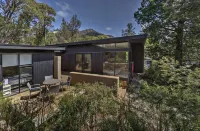 Hazards Rim Hotels near BIG4 Iluka on Freycinet Holiday Park