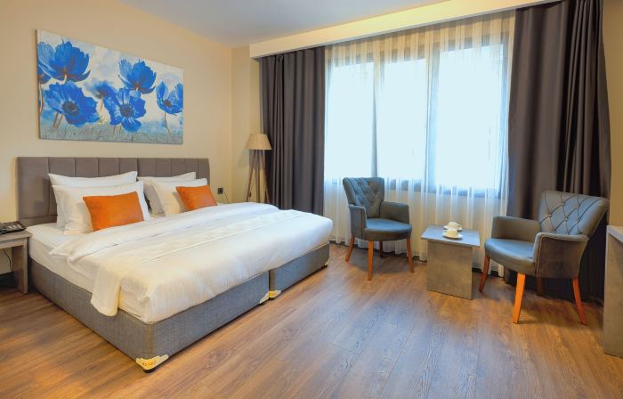 Grand Royal Hotel
