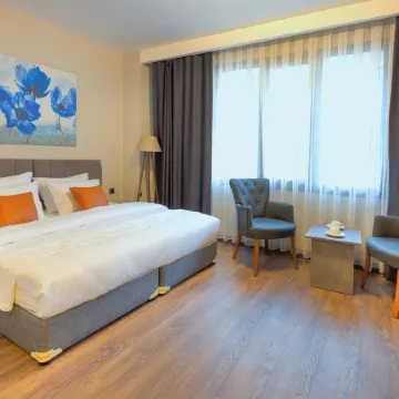 Grand Royal Hotel