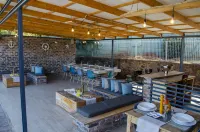 The Hilltop Guesthouse - breakfast