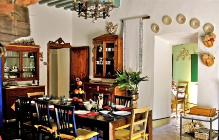 Villa Gaia Отели рядом с достопримечательностью «San Giusto in Salcio»