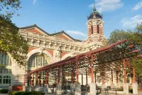 Klo Guest House Hotels in Crown Heights