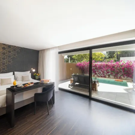 Azur Hotel