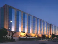 Ramada Plaza by Wyndham Palm Grove Hoteles cerca de ISKCON - Sociedad Internacional para la Conciencia de Krishna