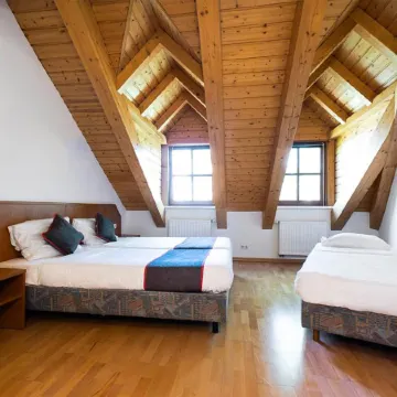 Hotel Bohemia by Vivere Stays Отели рядом с достопримечательностью «Станция метро "Германштрассе"»