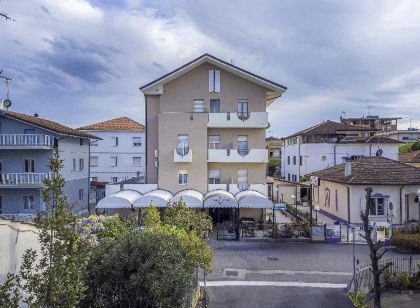 Hotel Villa Dina