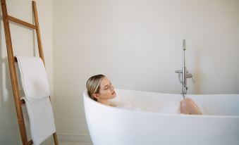 Ammothines Cycladic Suites