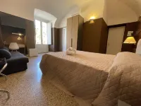 CconfortHotels R&B Central Rooms