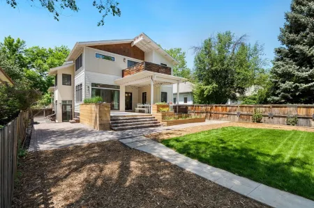 Old Town Oasis - Spacious Artisan Home in Old Town