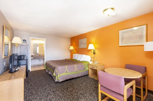 Cedar Valley Inn