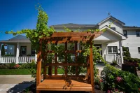 The Lakehouse Inn Geneva Hotel di 