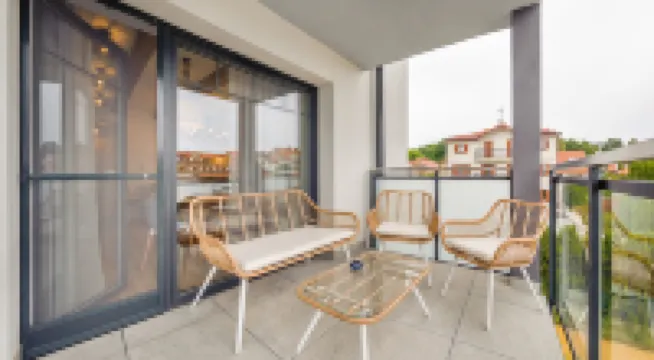 Port Krynica, Sun & Snow