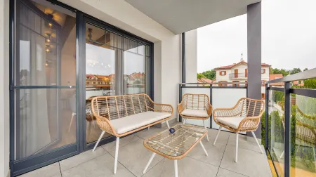 Port Krynica, Sun & Snow