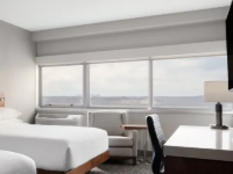 Delta Hotels Woodbridge Hotels in Iselin