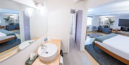 Monarch Motel Отели рядом с достопримечательностью «Парк Лиллиан Вудворт Отнесс»