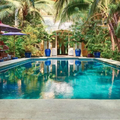 The Pavilion Hotel berhampiran Pagoda Perak