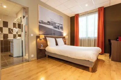 Logis Hôtels et Restaurant la Pause Rn7 فنادق في Les Tourrettes