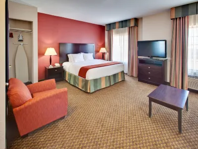 Holiday Inn Express & Suites Pleasant Prairie / Kenosha Hotels near Simmons Beach