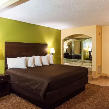 Rodeway Inn & Suites